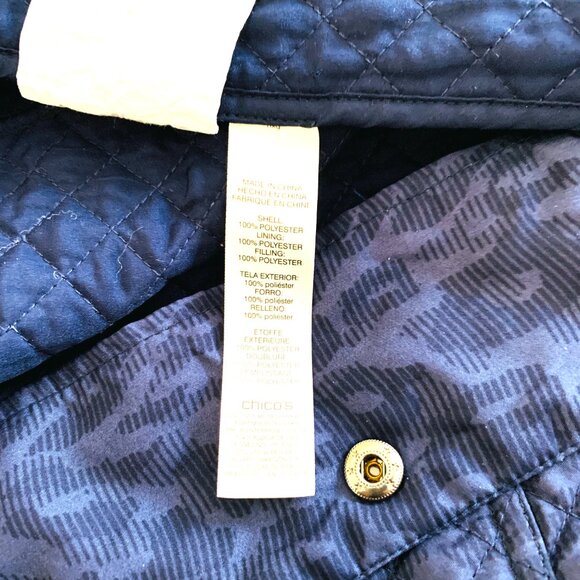 CHICO’S QUILTED 2 Hues of  Blue Jacket Lightweight - Picture 5 of 11